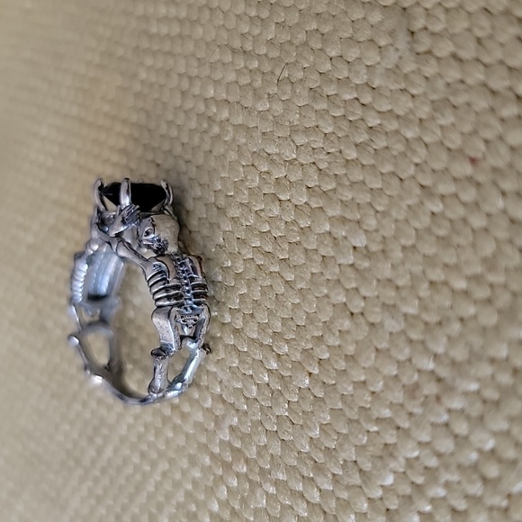 Skeletons Ring - Picture 2 of 8